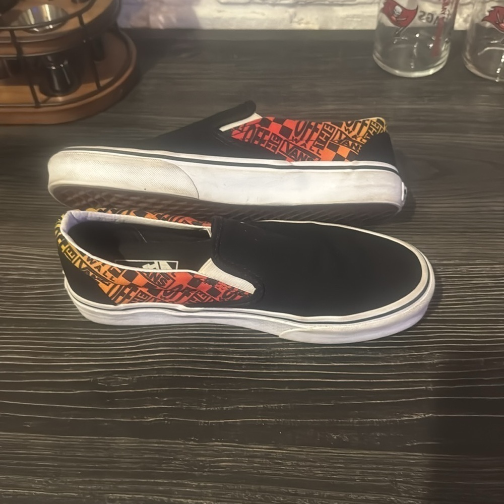 Vans Unisex Skate Shoes Black Red yellow ombré Canvas Low Top Slip On M 7 W 8.5 - Picture 5 of 5